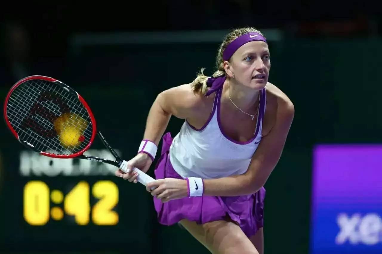 PG电子线上登入-顶级对决：场上各展神通，谁将成为赛场的霸主的简单介绍